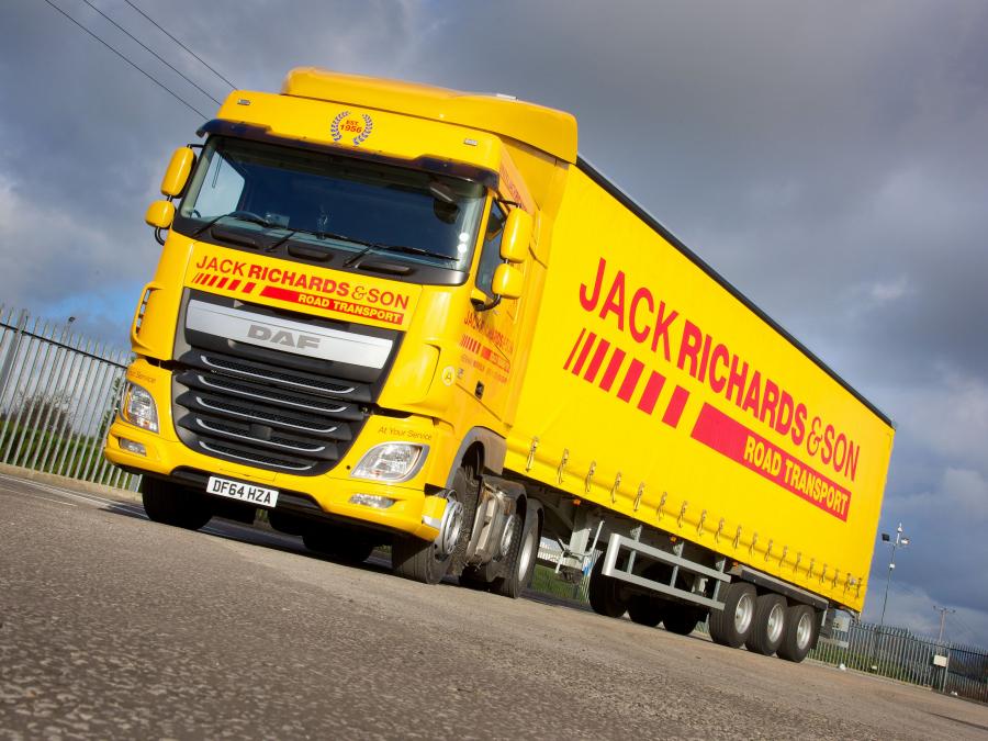  DAF XF 460 6x2 FTG Space Cab 2013 года  (UK) (фото 1 из 5)